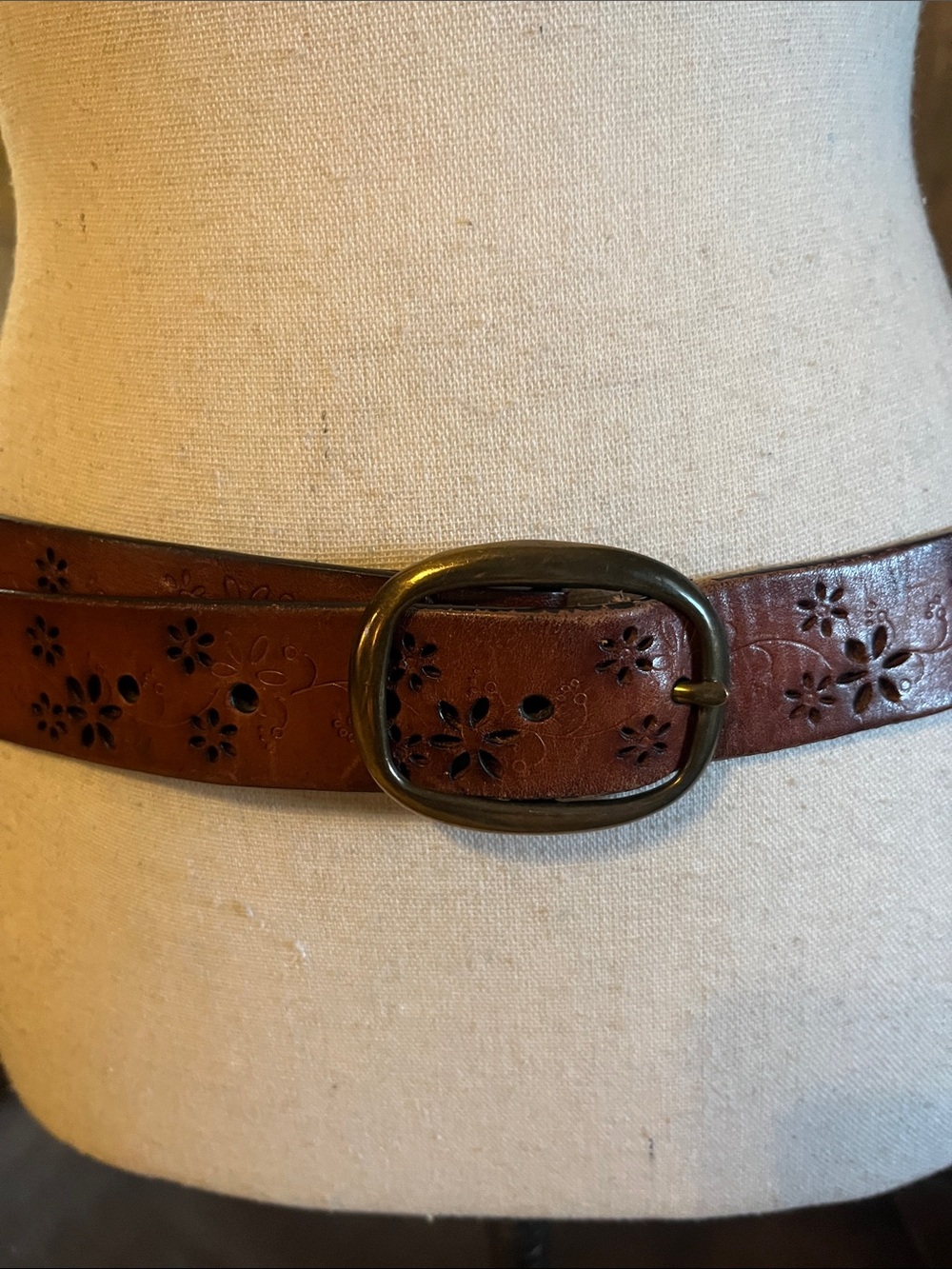 FatFace Floral Cut out Brown Leather Belt Brass Buckle Boho Festival Cottagecore - Picture 2 of 9